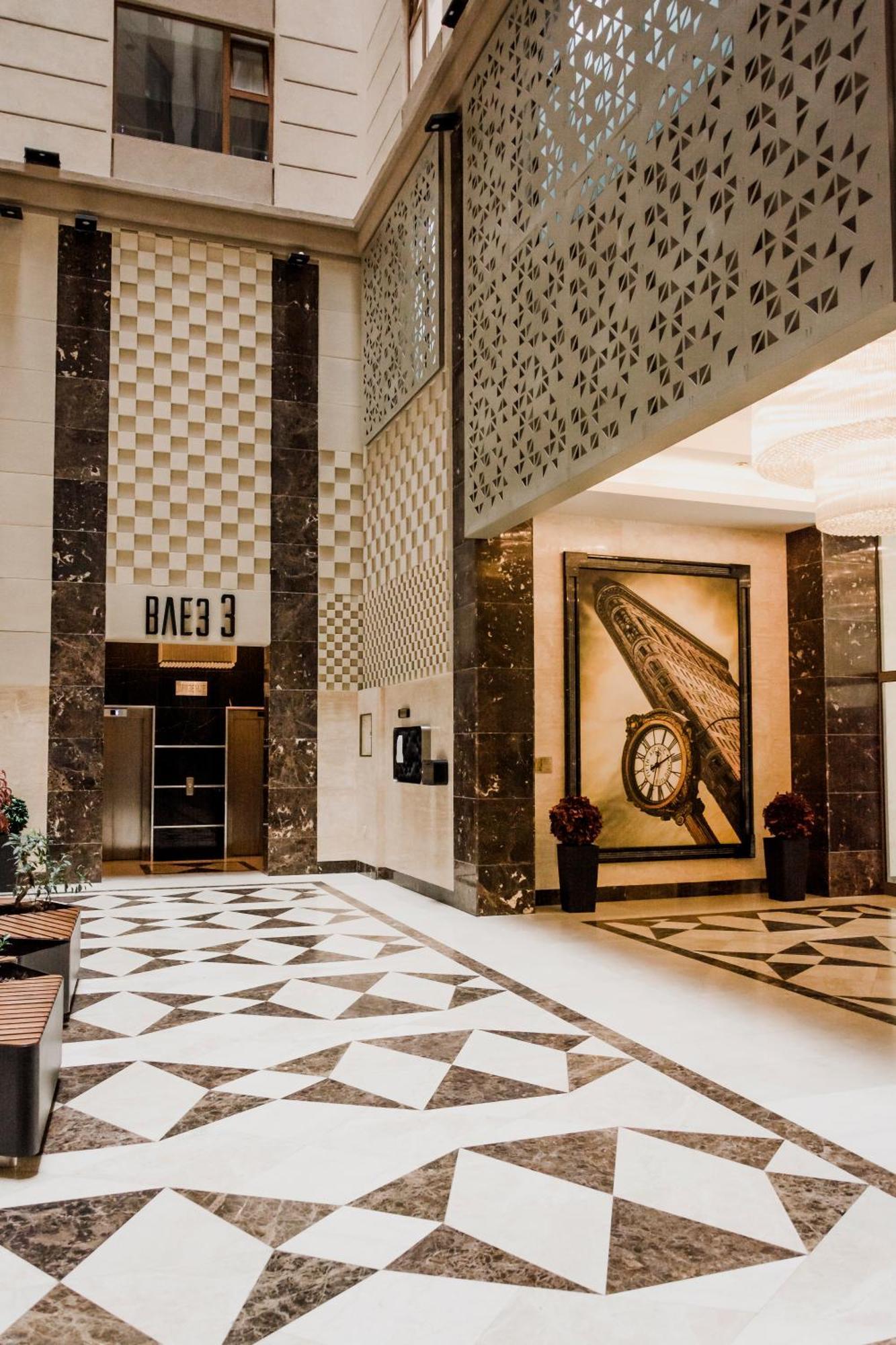 Luka Apartments Flatiron Skopje Bagian luar foto