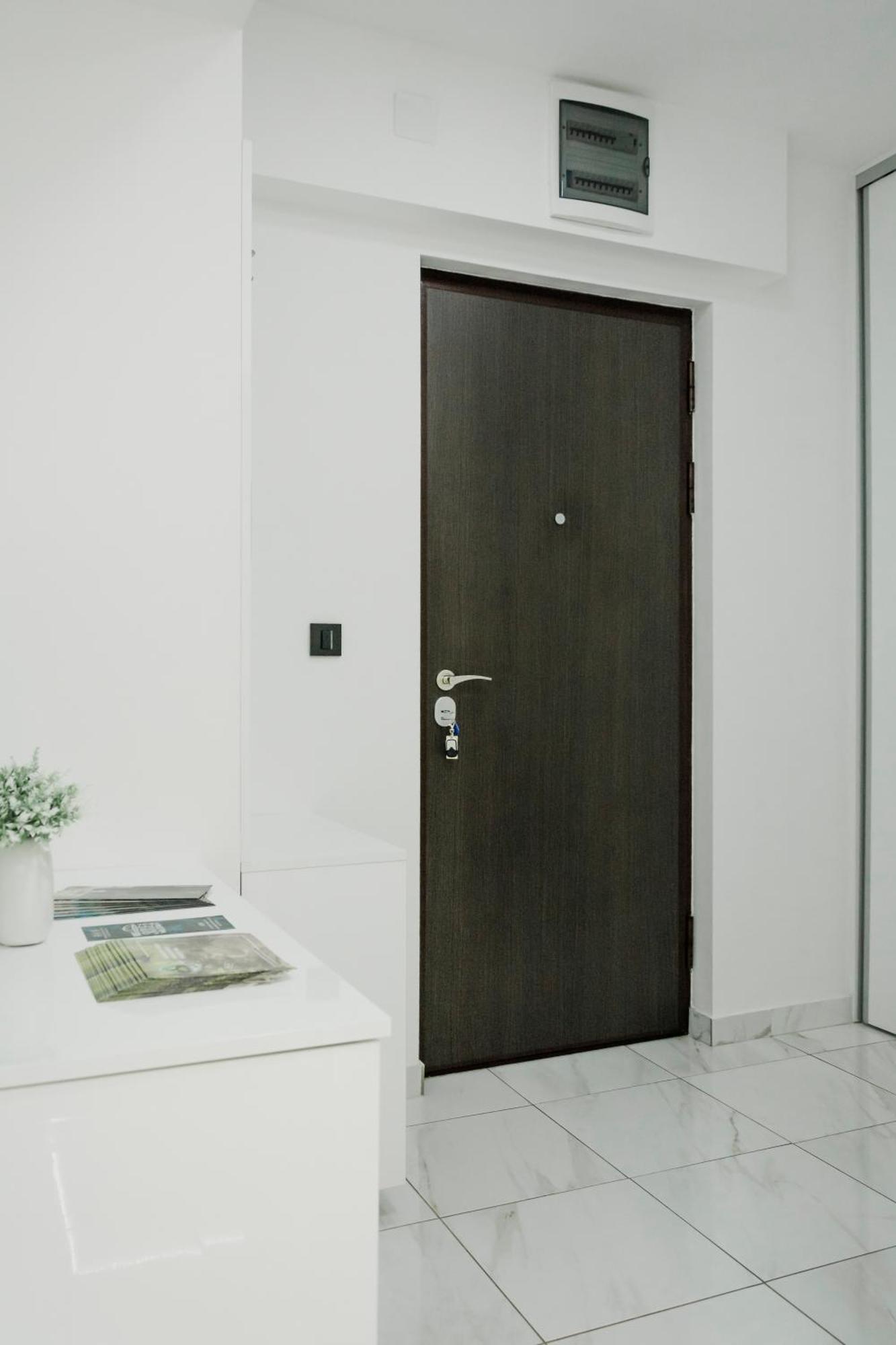 Luka Apartments Flatiron Skopje Bagian luar foto