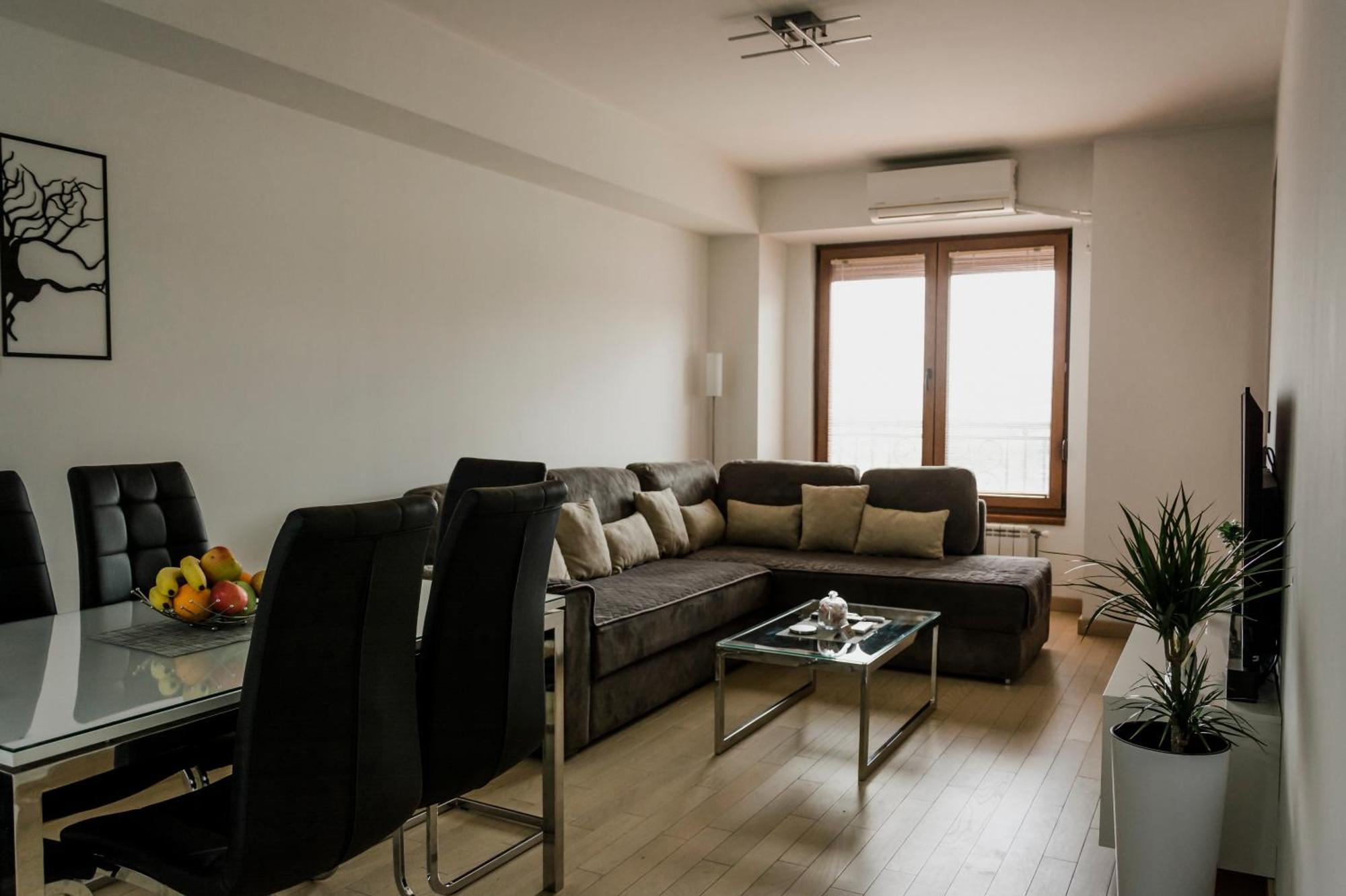 Luka Apartments Flatiron Skopje Bagian luar foto