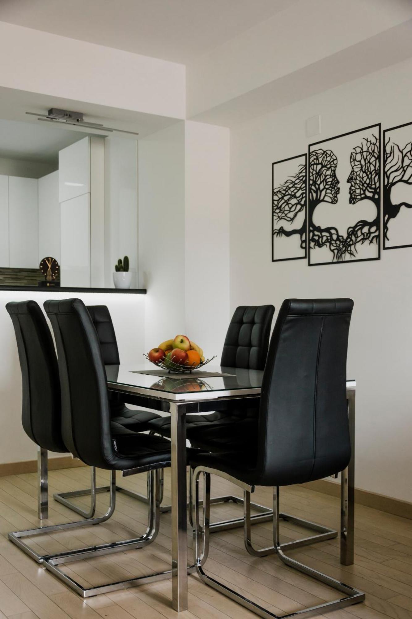 Luka Apartments Flatiron Skopje Bagian luar foto